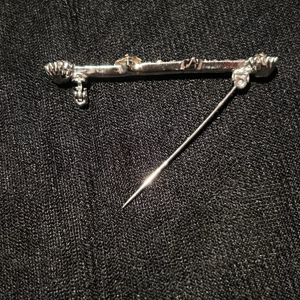 Sleek Rhinestone Brooch Pin - Picture 4 of 4